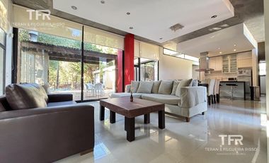 Golf II – Casa en Venta con Vistas Abiertas, Jacuzzi y Confort