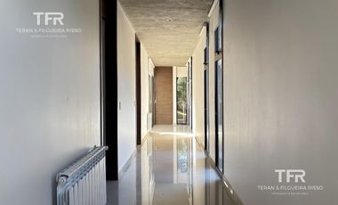 Golf II – Casa en Venta con Vistas Abiertas, Jacuzzi y Confort