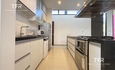 Golf II – Casa en Venta con Vistas Abiertas, Jacuzzi y Confort