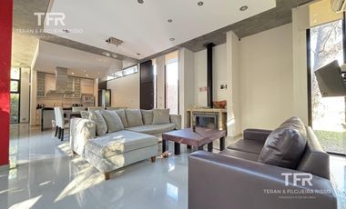 Golf II – Casa en Venta con Vistas Abiertas, Jacuzzi y Confort