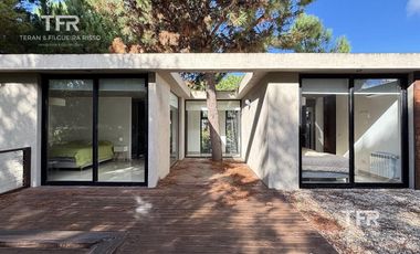 Golf II – Casa en Venta con Vistas Abiertas, Jacuzzi y Confort