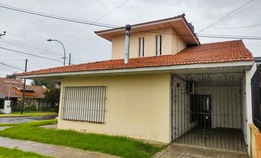 VENTA | CHALET 5 AMB CON PATIO Y COCHERA | PUNTA MOGOTES