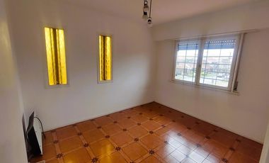 VENTA | CHALET 5 AMB CON PATIO Y COCHERA | PUNTA MOGOTES