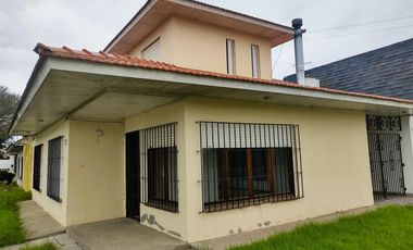 VENTA | CHALET 5 AMB CON PATIO Y COCHERA | PUNTA MOGOTES