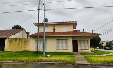 VENTA | CHALET 5 AMB CON PATIO Y COCHERA | PUNTA MOGOTES