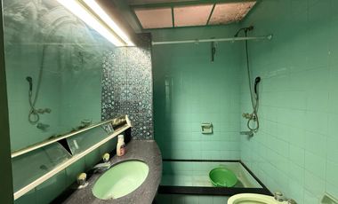 Casa cinco ambientes a la venta en Wilde Apto credito