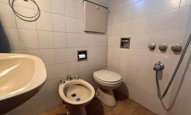 Casa cinco ambientes a la venta en Wilde Apto credito