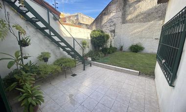 Venta. Casa 3 dormitorios. 4 ambientes. Almirante Brown, Moron.