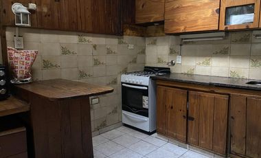Venta. Casa 3 dormitorios. 4 ambientes. Almirante Brown, Moron.