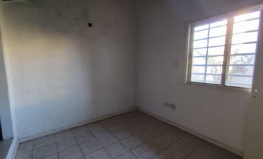 Venta. Casa 3 dormitorios. 4 ambientes. Almirante Brown, Moron.