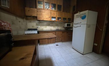 Venta. Casa 3 dormitorios. 4 ambientes. Almirante Brown, Moron.