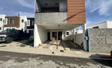 Casa nueva amueblada en Lomas de Santa Fe