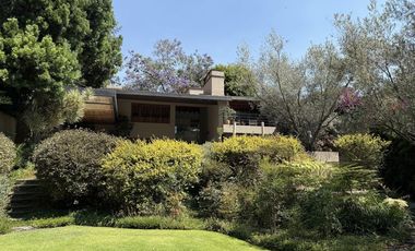Se vende casa en Valle de Bravo a orillas del Lago.