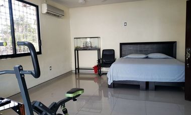 HOGAR MODERNO OFICINAS CON PATIO DE MANIOBRAS