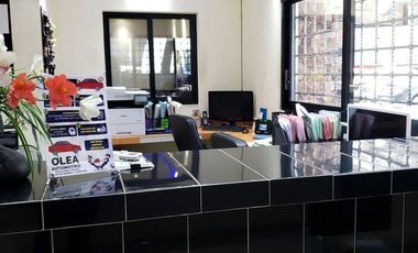 HOGAR MODERNO OFICINAS CON PATIO DE MANIOBRAS