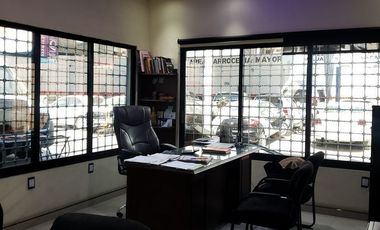 HOGAR MODERNO OFICINAS CON PATIO DE MANIOBRAS