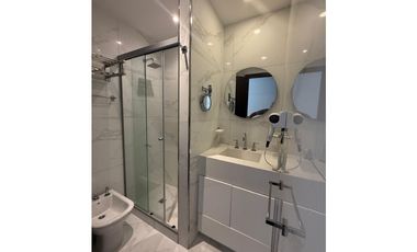 Moderno departamento en pinamar con piscina y cochera