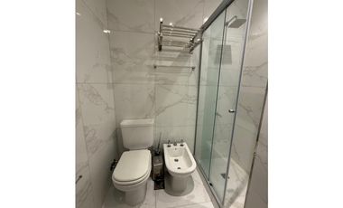 Moderno departamento en pinamar con piscina y cochera