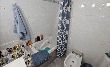 chalet 4 dormitorios + departamento de 2 ambientes