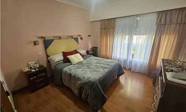 chalet 4 dormitorios + departamento de 2 ambientes