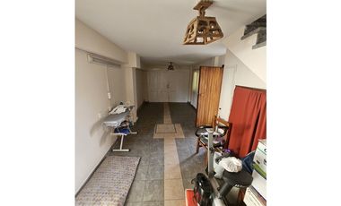 chalet 4 dormitorios + departamento de 2 ambientes