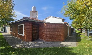 chalet 4 dormitorios + departamento de 2 ambientes