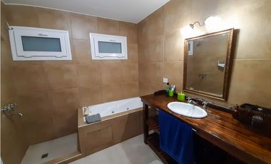 VENTA  CASA SAN MARCO TIGRE FRENTE AL RIO  MUELLE GALERIA PISCINA