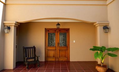 VENTA  CASA SAN MARCO TIGRE FRENTE AL RIO  MUELLE GALERIA PISCINA