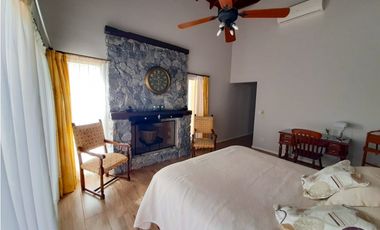 VENTA  CASA SAN MARCO TIGRE FRENTE AL RIO  MUELLE GALERIA PISCINA