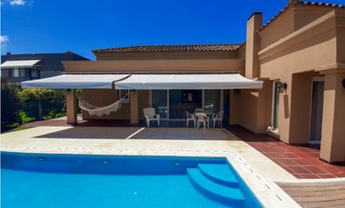 VENTA  CASA SAN MARCO TIGRE FRENTE AL RIO  MUELLE GALERIA PISCINA