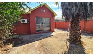 Excelente Casa en San Miguel en plena avenida departamental