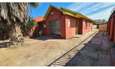 Excelente Casa en San Miguel en plena avenida departamental