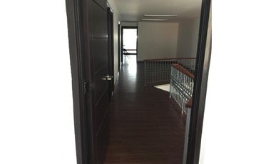 Alquilo Casa Comercial 500m