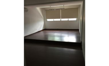 Alquilo Casa Comercial 500m
