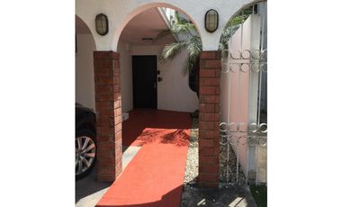 Alquilo Casa Comercial 500m