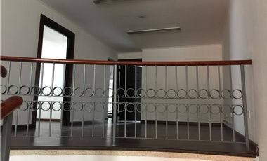 Alquilo Casa Comercial 500m