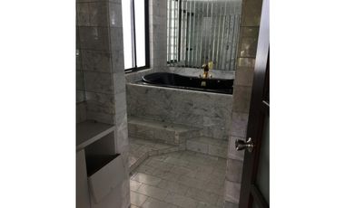 Alquilo Casa Comercial 500m