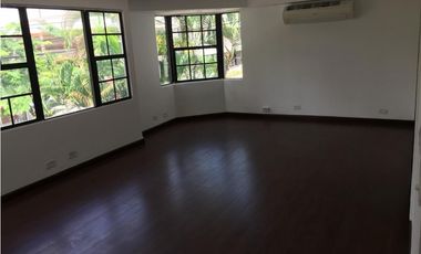 Alquilo Casa Comercial 500m