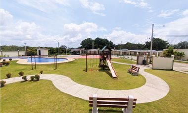 Se Vende Casa de 220m2 en Vista Alegre-Arraijan (DR)