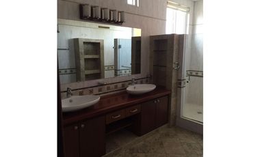 SAN FRANCISCO / LOMA ALEGRE / 2 NIVELES / PISCINA  / 947M2