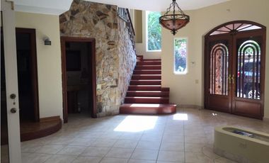 SAN FRANCISCO / LOMA ALEGRE / 2 NIVELES / PISCINA  / 947M2