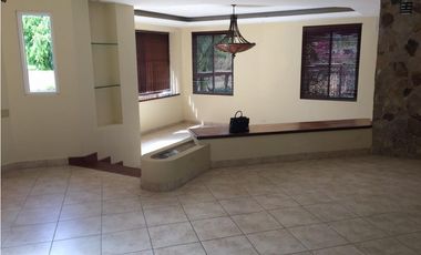 SAN FRANCISCO / LOMA ALEGRE / 2 NIVELES / PISCINA  / 947M2