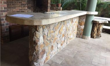 SAN FRANCISCO / LOMA ALEGRE / 2 NIVELES / PISCINA  / 947M2
