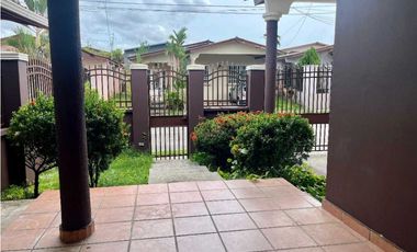 VENTA DE CASA EN BRISAS DEL GOLF 324m2 4 HABITACIONES