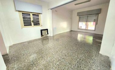 Casa PH en venta en San Antonio de Padua Sur