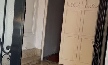 Casa en alquiler de 4 dormitorios c/ cochera en La Plata