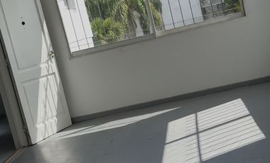Casa en alquiler de 4 dormitorios c/ cochera en La Plata
