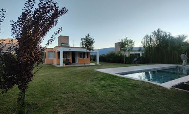VENTA VILLA TACU- 2 CABAÑAS CON PILETAS- EQUIPADAS