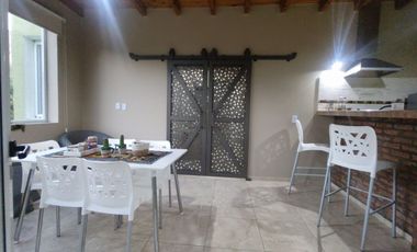 VENTA VILLA TACU- 2 CABAÑAS CON PILETAS- EQUIPADAS