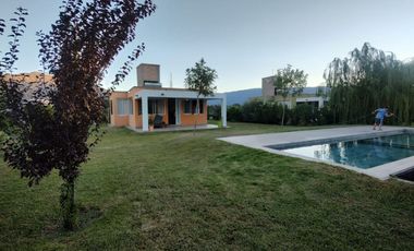 VENTA VILLA TACU- 2 CABAÑAS CON PILETAS- EQUIPADAS